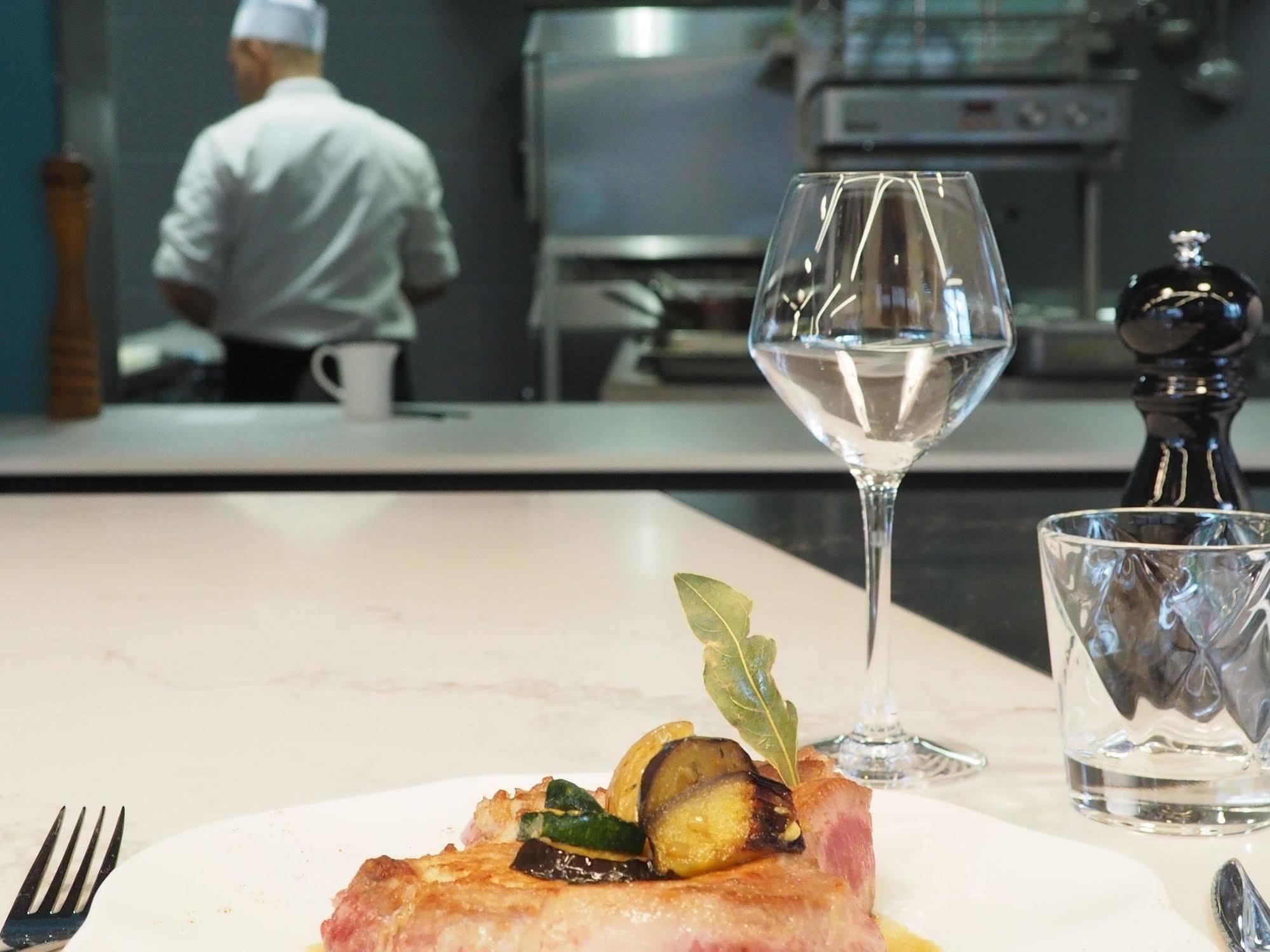Hotel Mercure Paris Saint-ouen 4*